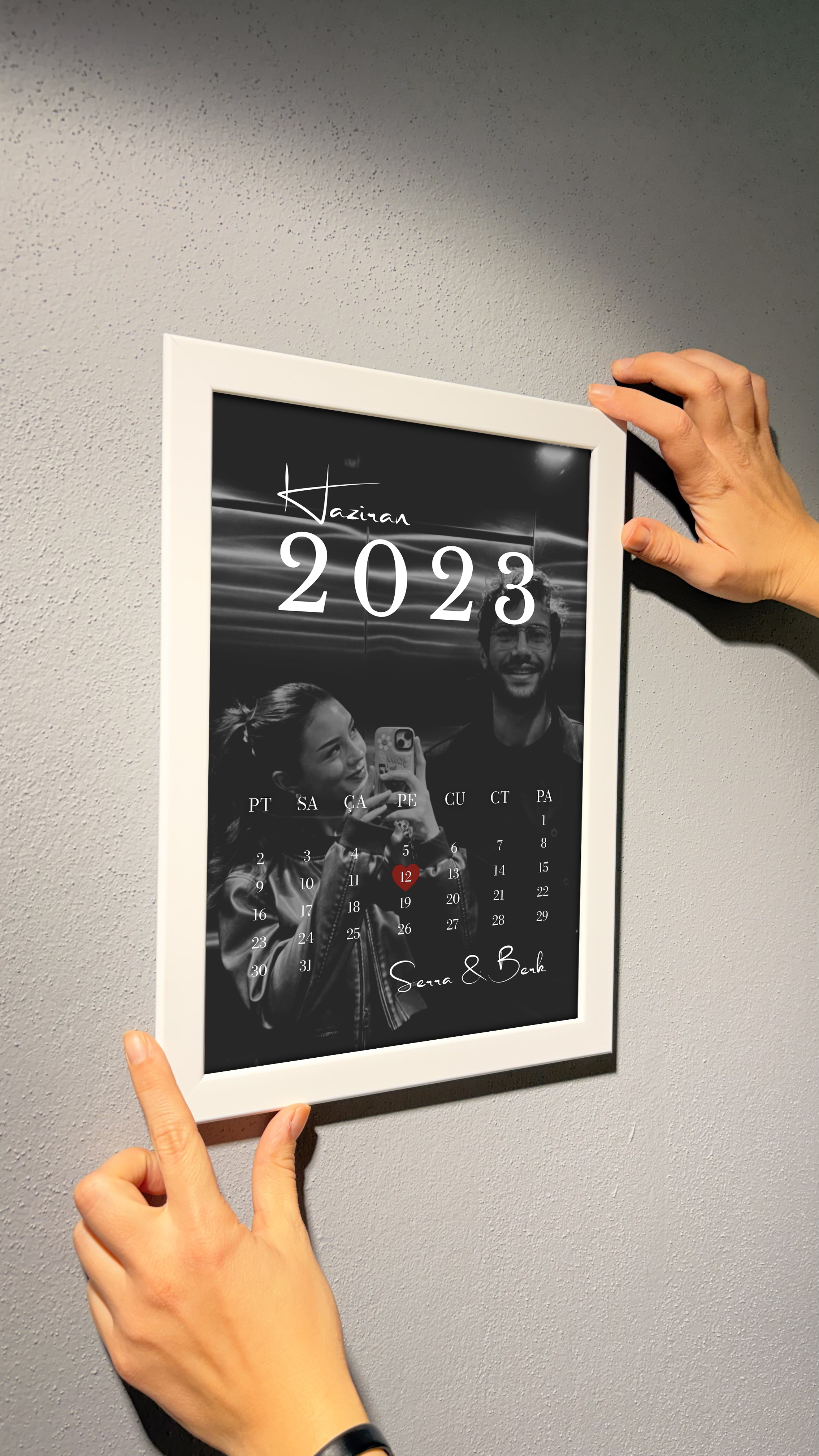 Siyah-Beyaz Yıldönümlü Sevgili Çerçevesi 20x30 (Beyaz Çerçeve)